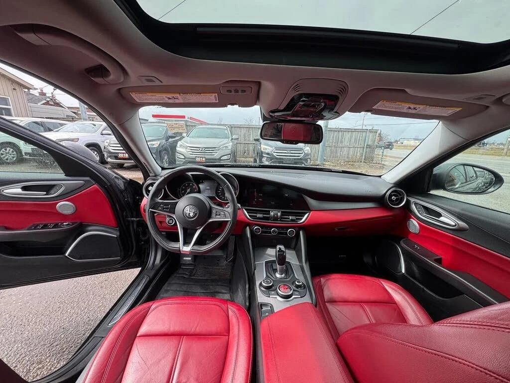 Alfa Romeo Giulia Ti Sport Q4* HARMAN KARDON* KEYLESS* ПОДГРЕВ* , снимка 10 - Автомобили и джипове - 53988648