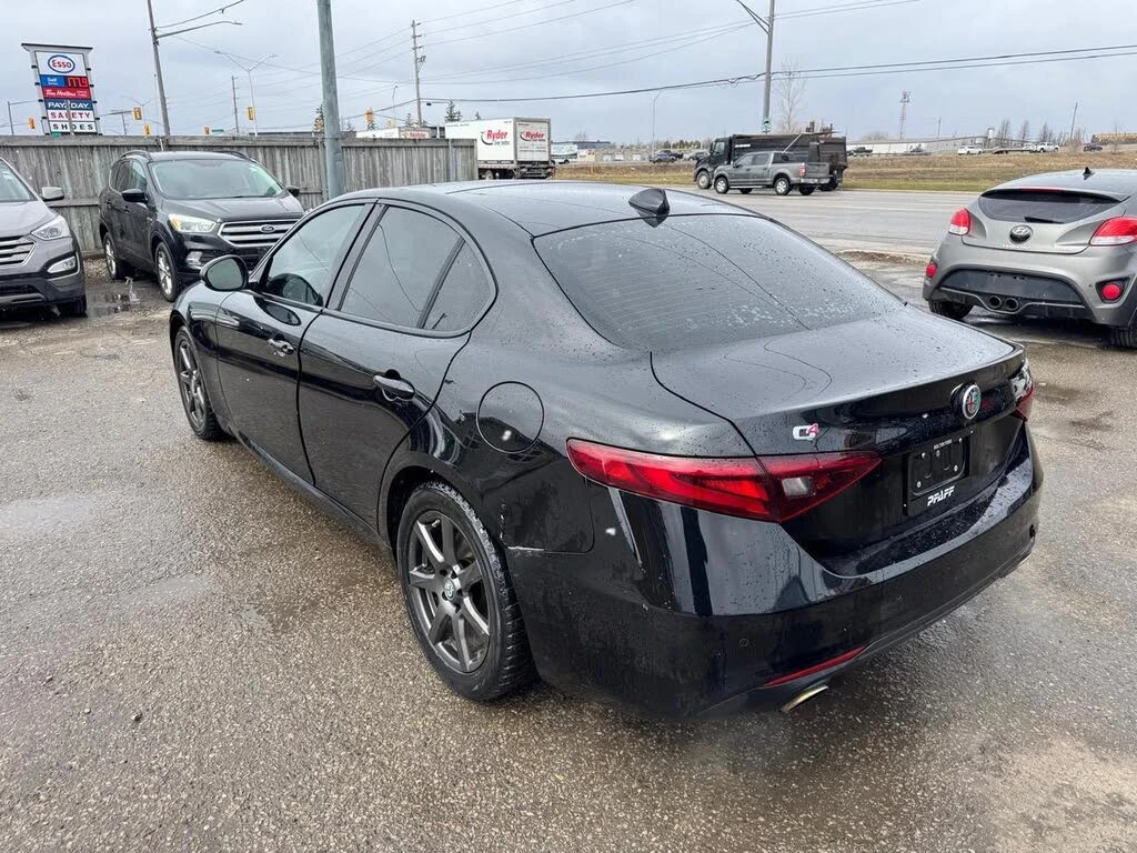 Alfa Romeo Giulia Ti Sport Q4* HARMAN KARDON* KEYLESS* ПОДГРЕВ* , снимка 7 - Автомобили и джипове - 53988648