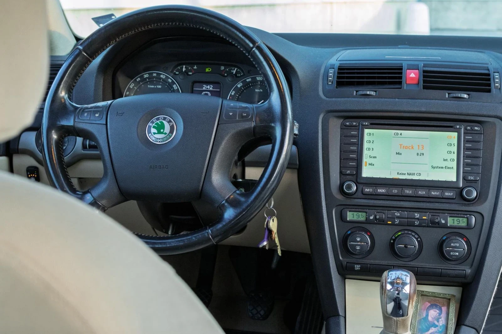 Skoda Octavia, снимка 11 - Автомобили и джипове - 54046696