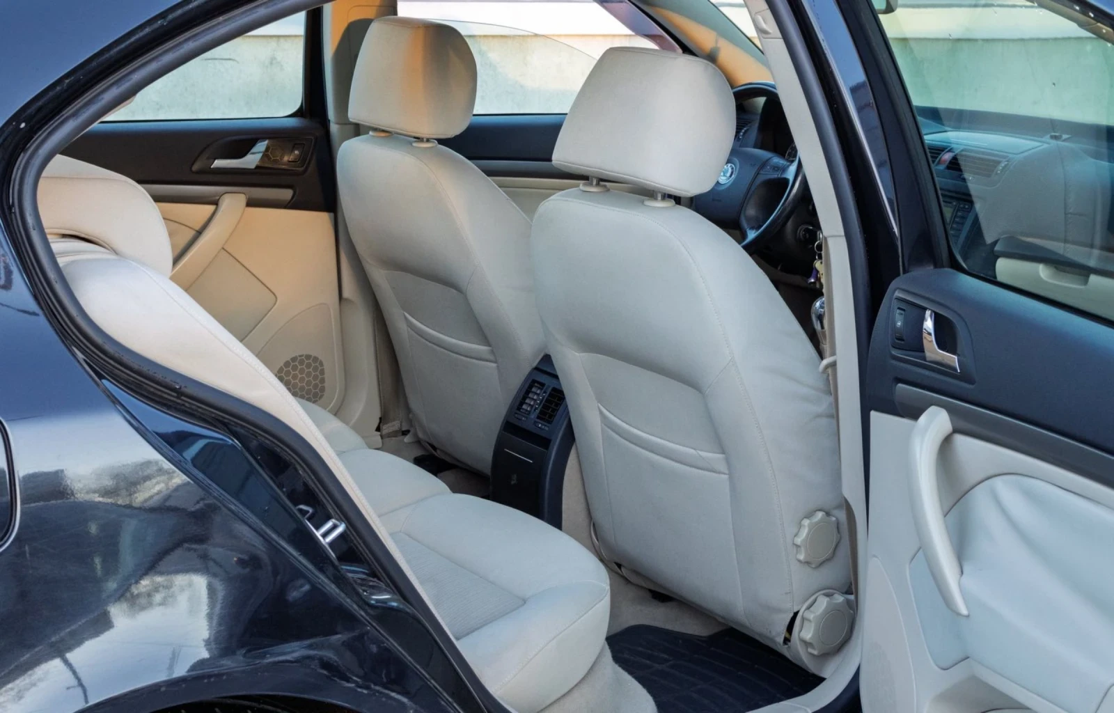 Skoda Octavia, снимка 15 - Автомобили и джипове - 54046696