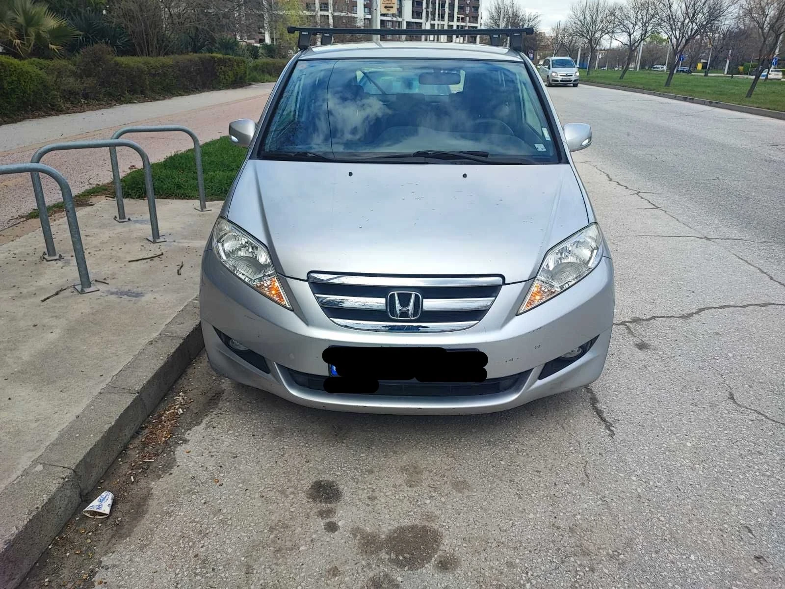Honda Fr-v, снимка 2 - Автомобили и джипове - 54081855