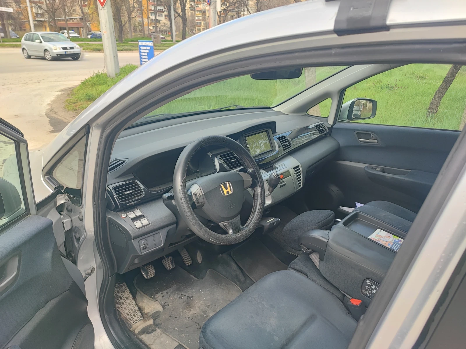 Honda Fr-v, снимка 9 - Автомобили и джипове - 54081855