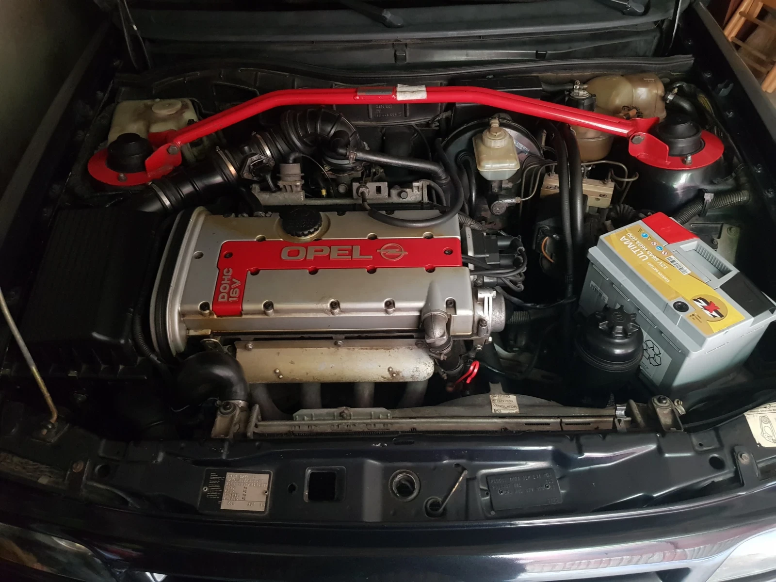 Opel Astra 2.0 16v Gsi, снимка 17 - Автомобили и джипове - 54728797