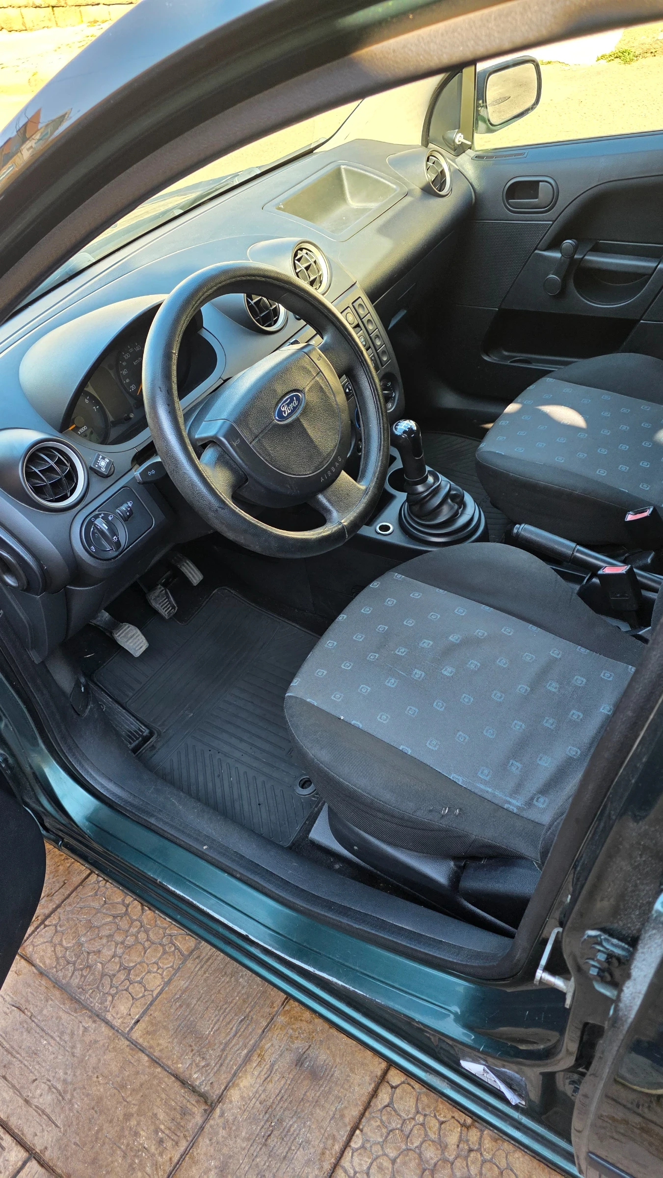 Ford Fiesta 1.3 Газ Бензин, снимка 7 - Автомобили и джипове - 54918429