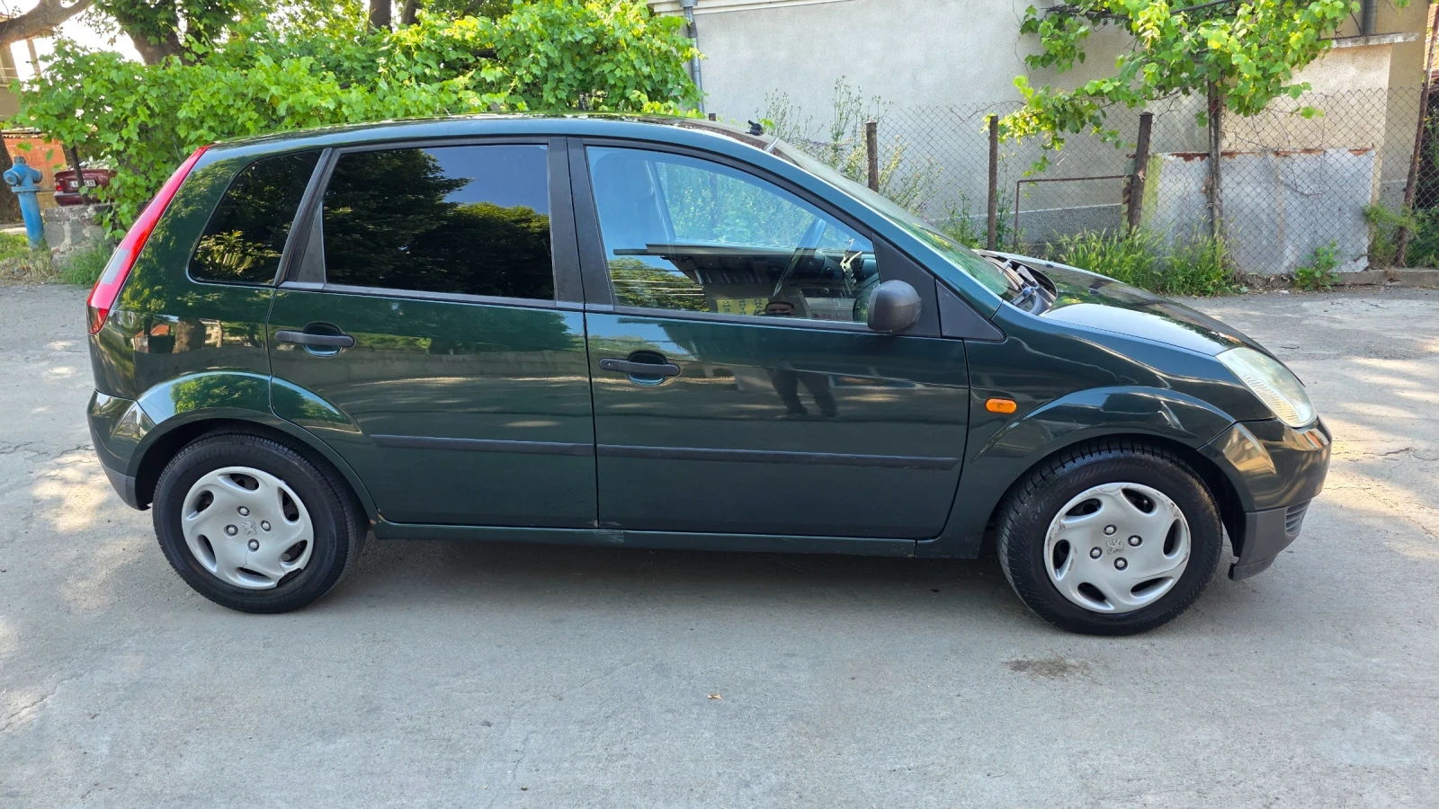 Ford Fiesta 1.3 Газ Бензин, снимка 4 - Автомобили и джипове - 54918429