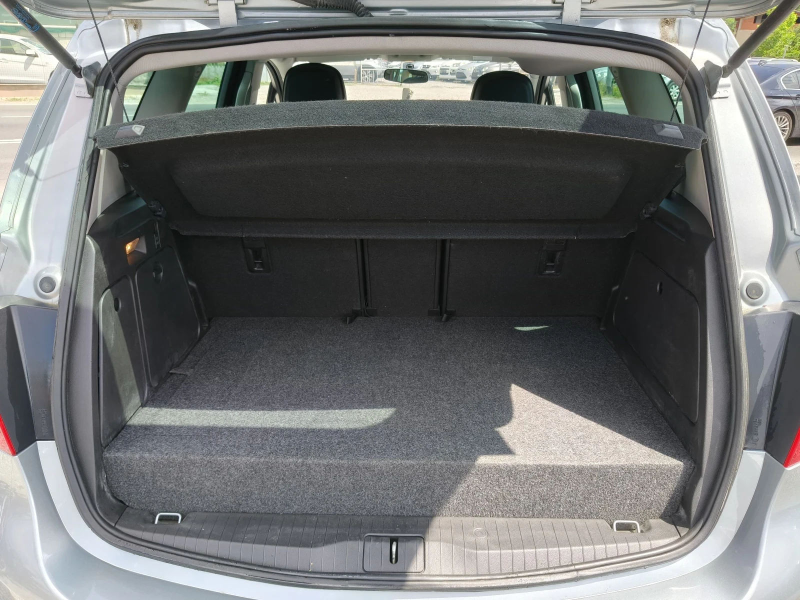 Opel Meriva 1.4i Turbo, снимка 15 - Автомобили и джипове - 55180883