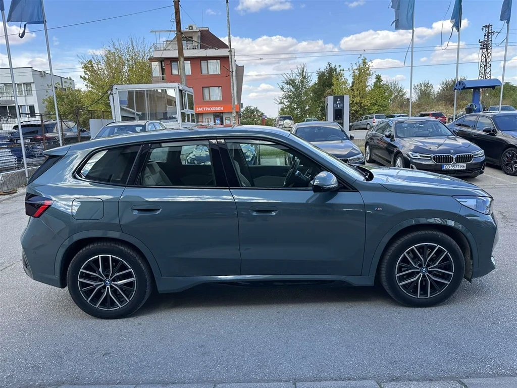 BMW iX1 xDrive30, снимка 14 - Автомобили и джипове - 56533182