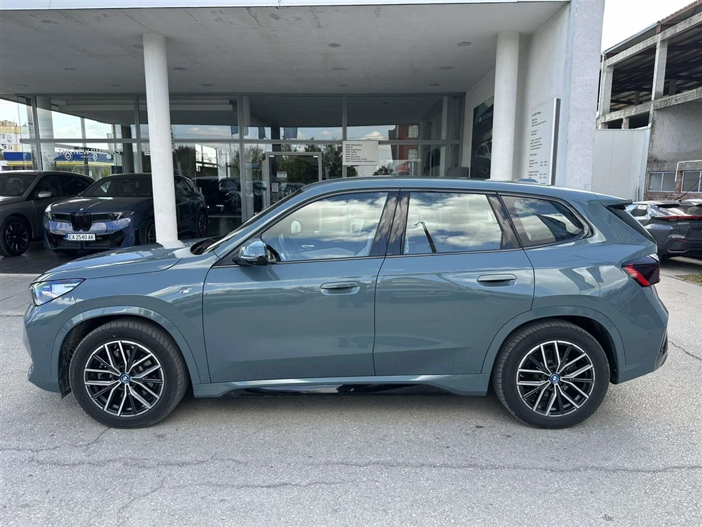 BMW iX1 xDrive30, снимка 3 - Автомобили и джипове - 56533182
