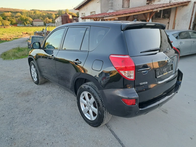 Toyota Rav4 2.2D4D 6 скорости, снимка 6 - Автомобили и джипове - 47444247