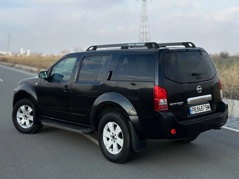 Nissan Pathfinder dCi, снимка 3 - Автомобили и джипове - 48443336