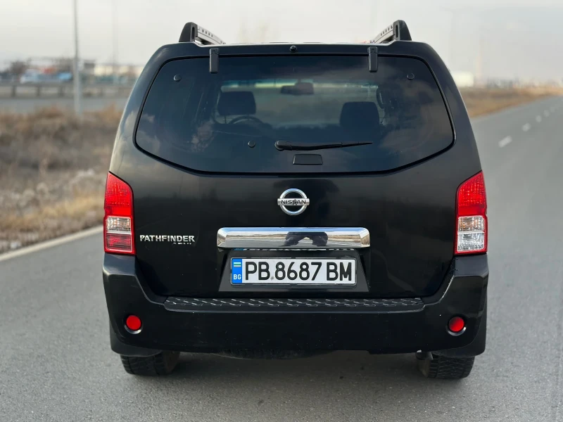 Nissan Pathfinder dCi, снимка 4 - Автомобили и джипове - 48443336