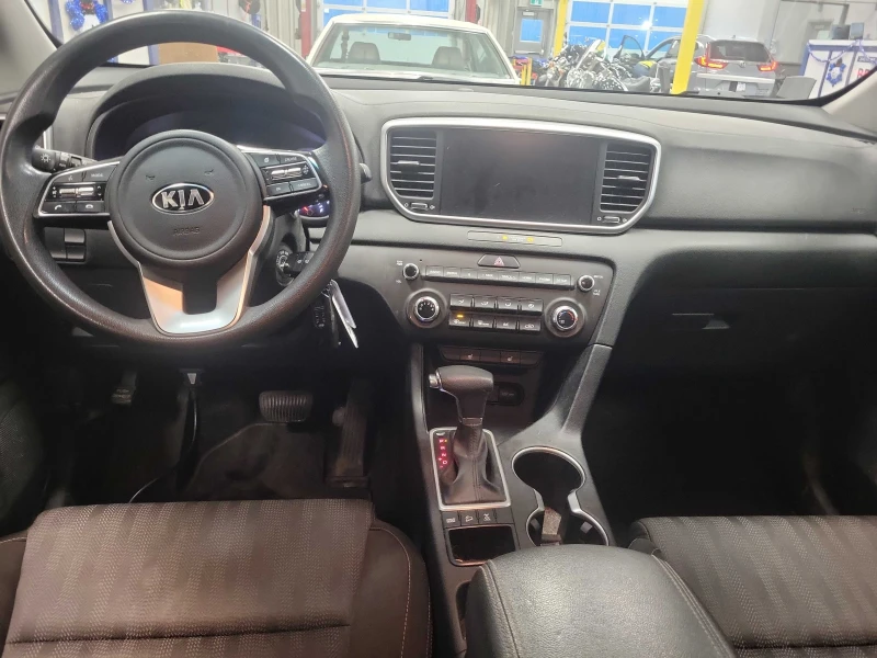 Kia Sportage LX * * CARFAX * * АВТО КРЕДИТ * * , снимка 6 - Автомобили и джипове - 52573863
