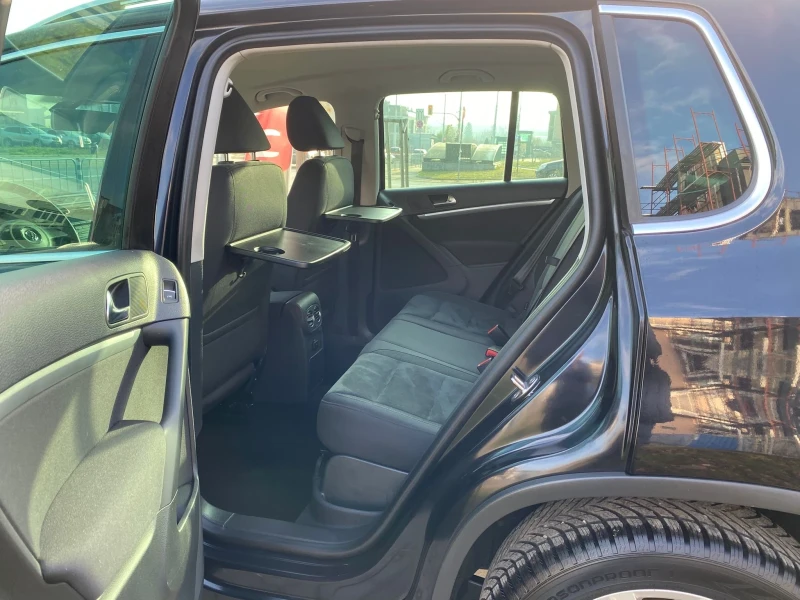 VW Tiguan 2.0TDi/4x4, снимка 12 - Автомобили и джипове - 52886032