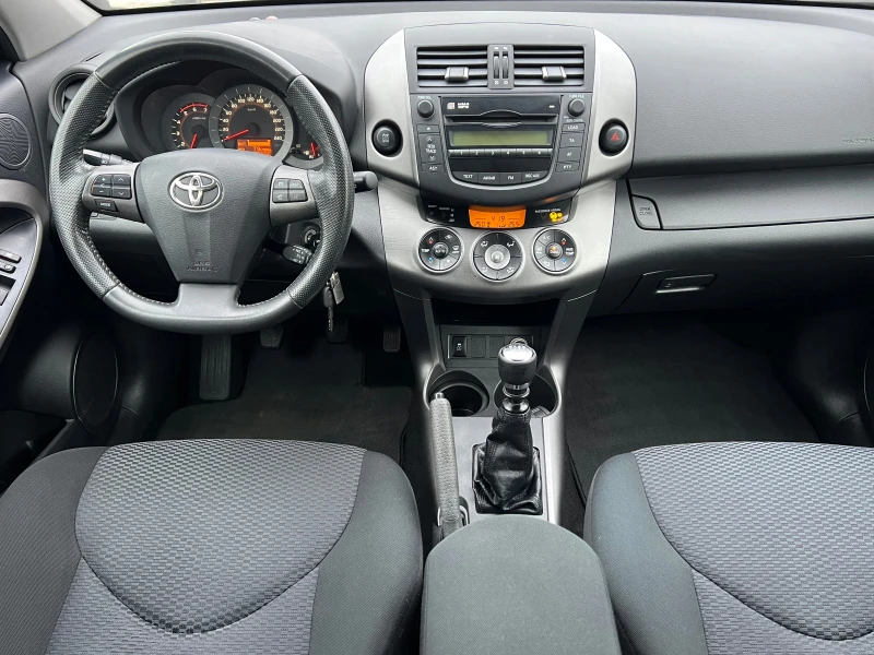 Toyota Rav4 2.2D-4D, РЪЧКА, СЕРВИЗНА ИСТОРИЯ!, снимка 8 - Автомобили и джипове - 53213421