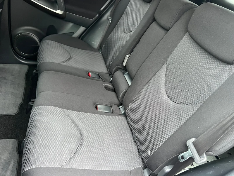 Toyota Rav4 2.2D-4D, РЪЧКА, СЕРВИЗНА ИСТОРИЯ!, снимка 11 - Автомобили и джипове - 53213421