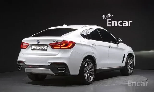 BMW X6 40D * M ПАКЕТ * ОБДУХВАНЕ * HEAD UP * 2018 * H&K *, снимка 3 - Автомобили и джипове - 56116614