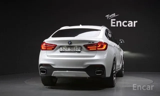 BMW X6 40D * M ПАКЕТ * ОБДУХВАНЕ * HEAD UP * 2018 * H&K *, снимка 4 - Автомобили и джипове - 56116614