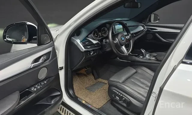 BMW X6 40D * M ПАКЕТ * ОБДУХВАНЕ * HEAD UP * 2018 * H&K *, снимка 5 - Автомобили и джипове - 56116614