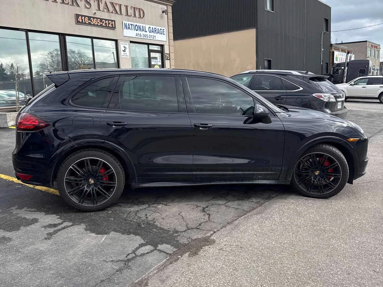 Porsche Cayenne GTS AWD * ПОДГРЕВИ* ПАНОРАМА* КАМЕРА* , снимка 4 - Автомобили и джипове - 53836263
