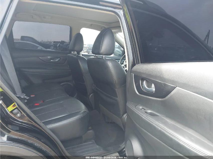 Nissan Rogue ПОДГРЕВ* BOSE* ПАНО* КАМЕРА* , снимка 9 - Автомобили и джипове - 53906605