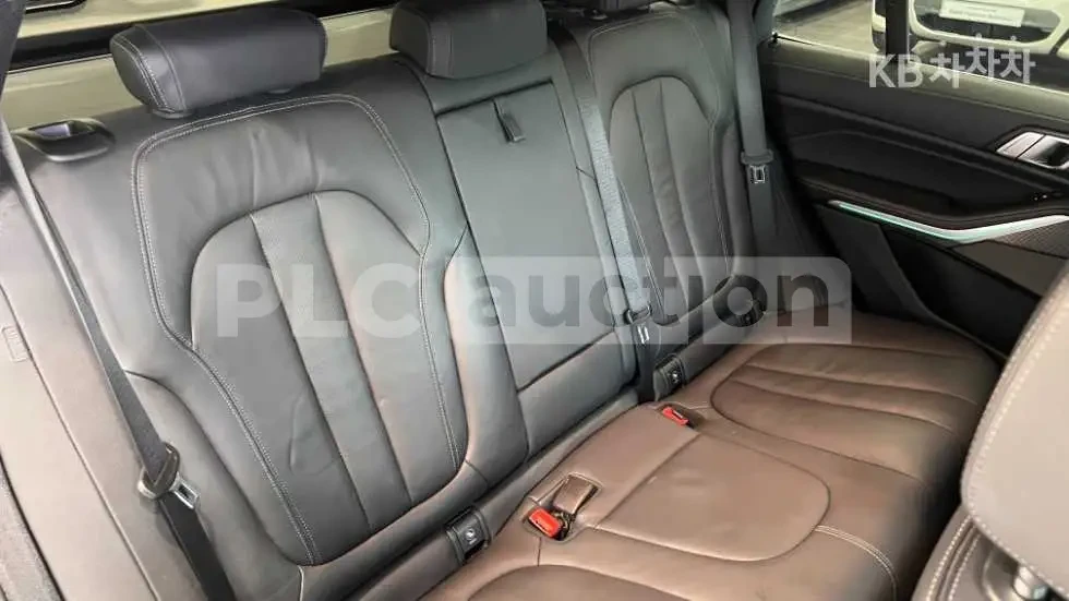 BMW X5 2021* M-PK* SWAROVSKI* DISTRONIK* HARMAN* КРАЙНА Ц, снимка 14 - Автомобили и джипове - 54058011