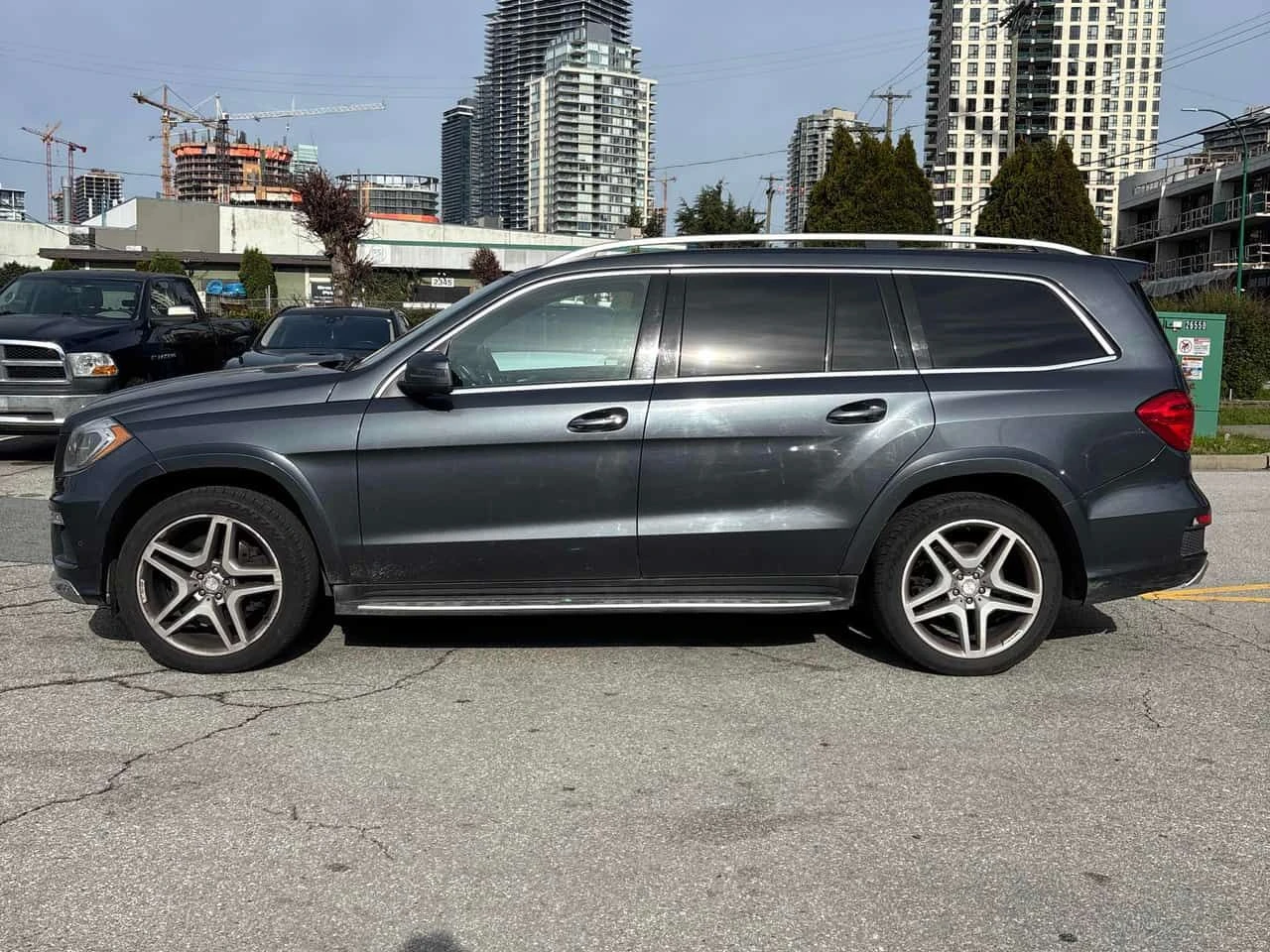 Mercedes-Benz GL 550 * ПАНО* ПОДГРЕВ* KEYLESS* , снимка 2 - Автомобили и джипове - 54123017