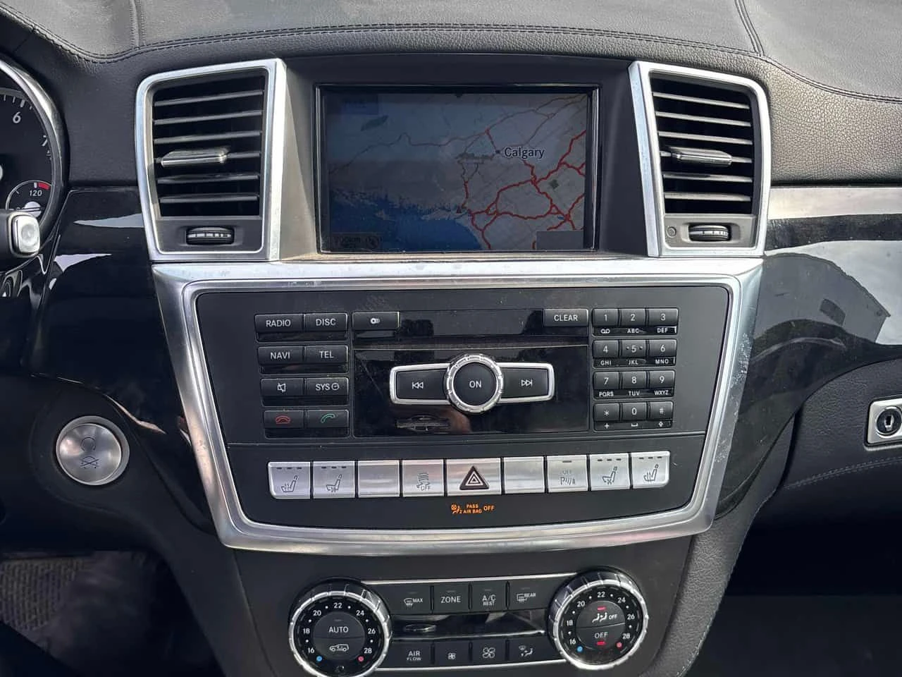 Mercedes-Benz GL 550 * ПАНО* ПОДГРЕВ* KEYLESS* , снимка 9 - Автомобили и джипове - 54123017