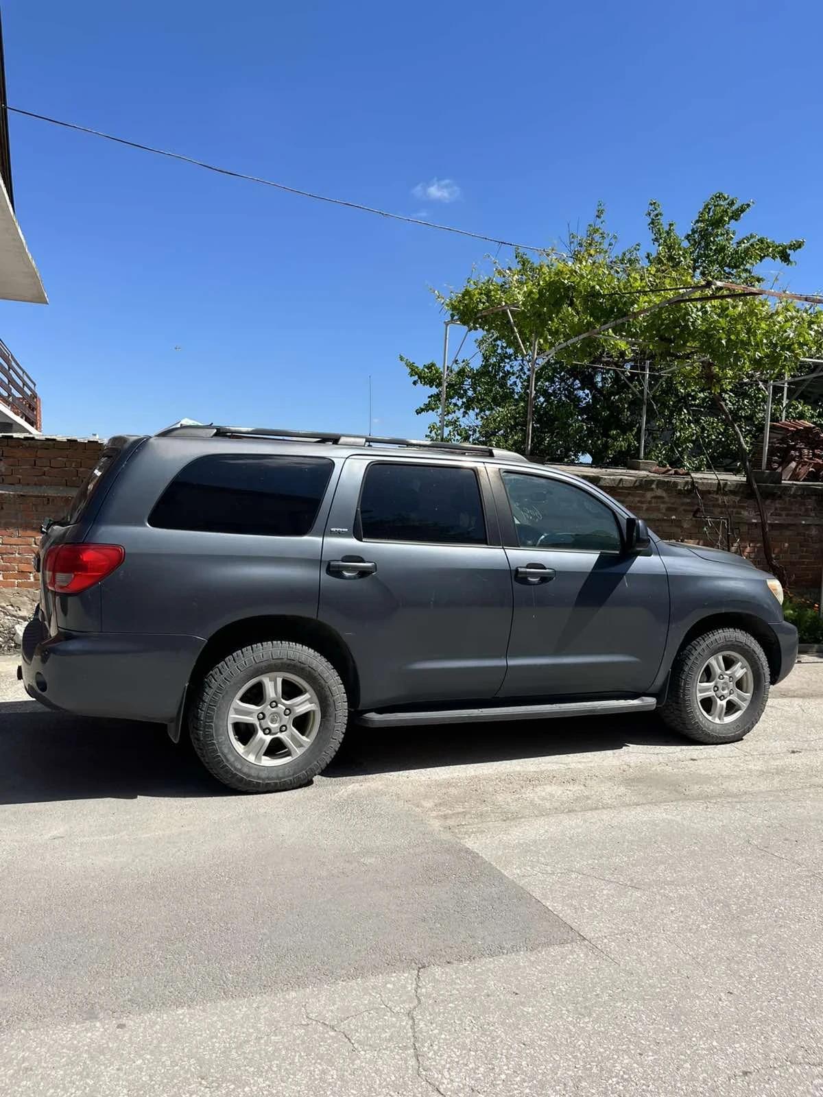 Toyota Sequoia, снимка 3 - Автомобили и джипове - 54648296