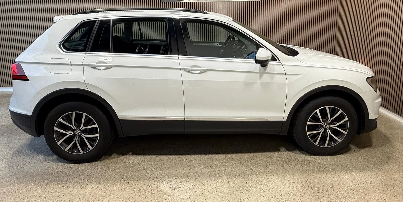 VW Tiguan 1.5 TSI/131к.с./Comfortline| 64 950км| 1Соб.| Каме, снимка 5 - Автомобили и джипове - 54720557