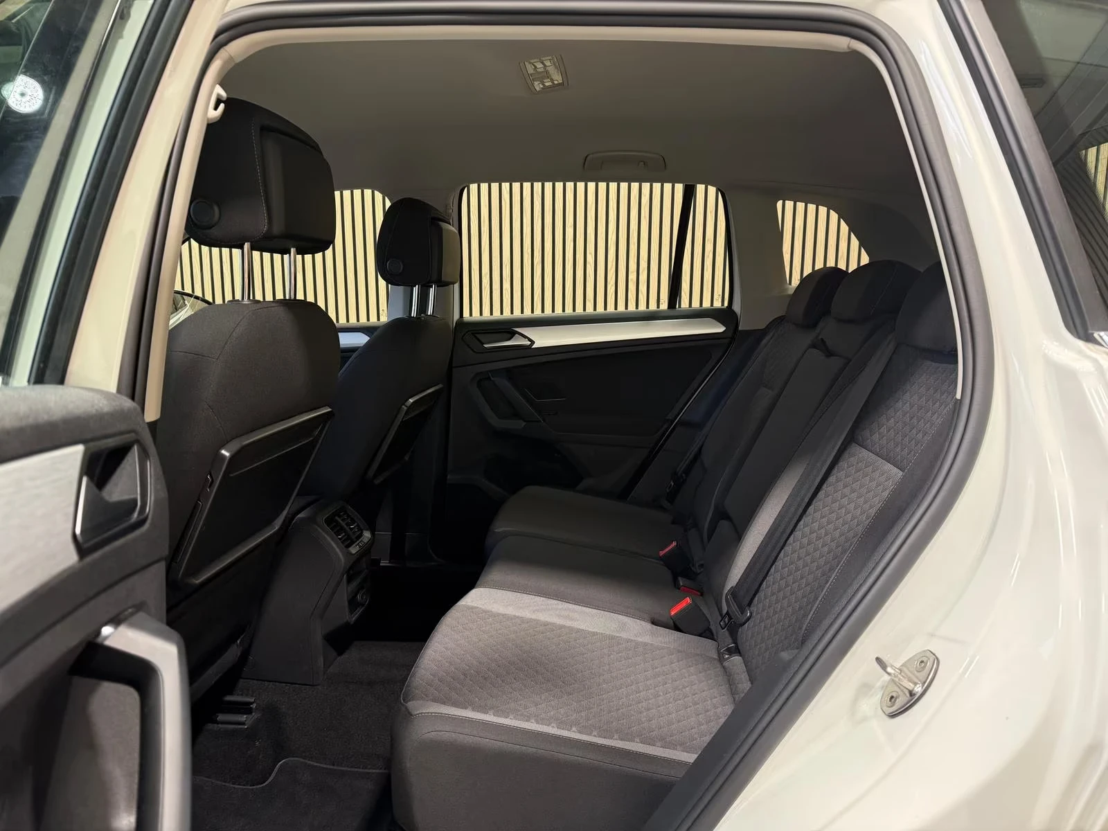 VW Tiguan 1.5 TSI/131к.с./Comfortline| 64 950км| 1Соб.| Каме, снимка 13 - Автомобили и джипове - 54720557
