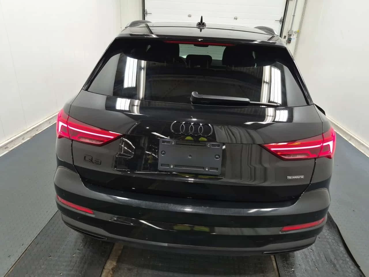 Audi Q3 KOMFORT | CARFAX | БЕЗ ПЪРВОНАЧАЛНА ВНОСКА, снимка 5 - Автомобили и джипове - 54948778