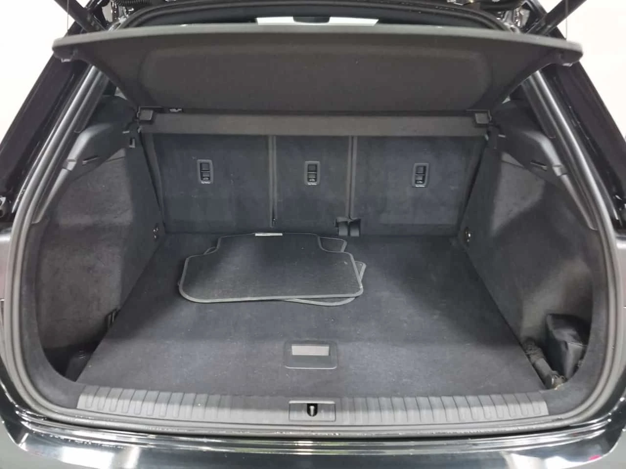 Audi Q3 KOMFORT | CARFAX | БЕЗ ПЪРВОНАЧАЛНА ВНОСКА, снимка 15 - Автомобили и джипове - 54948778