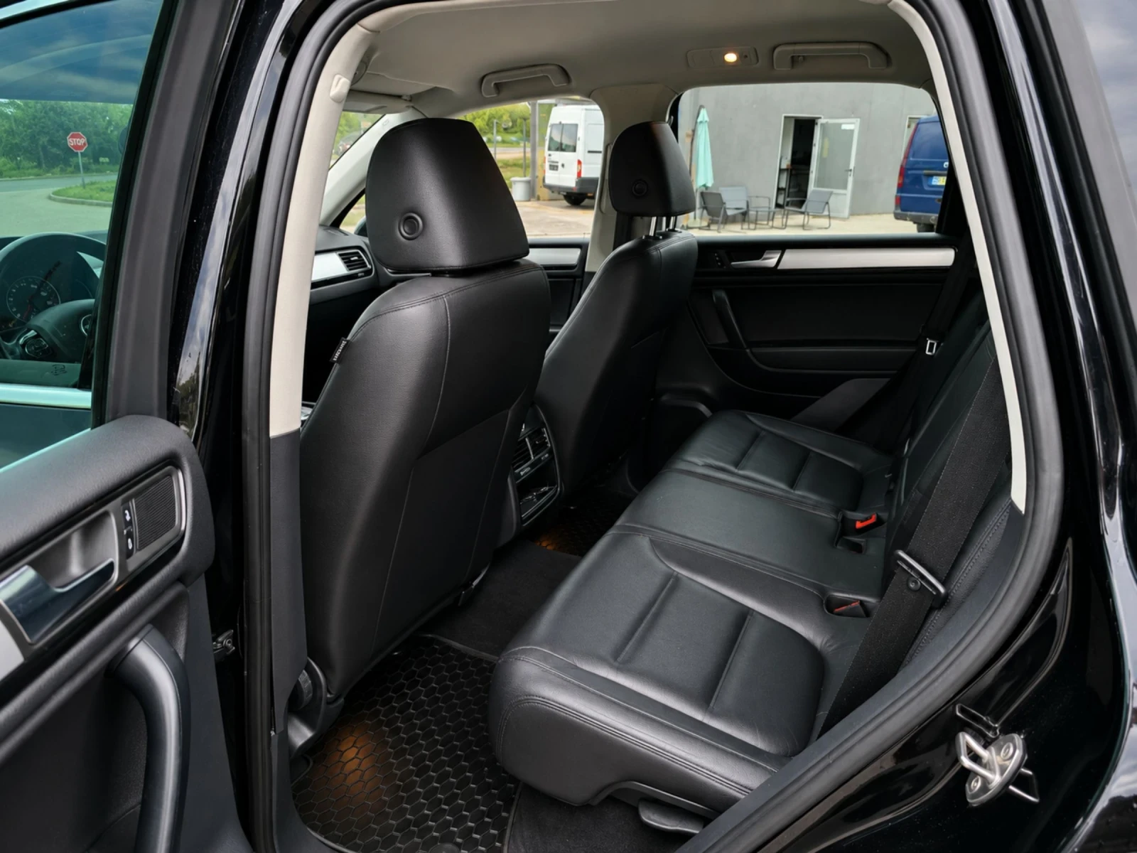VW Touareg 3.0TDI/245, снимка 13 - Автомобили и джипове - 55214854