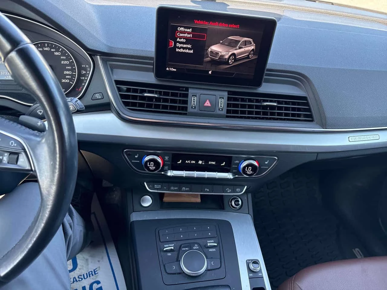 Audi Q5 * Komfort * АВТОКРЕДИТ БЕЗ ПЪРВОНАЧАЛНА ВНОСКА* , снимка 9 - Автомобили и джипове - 55486373