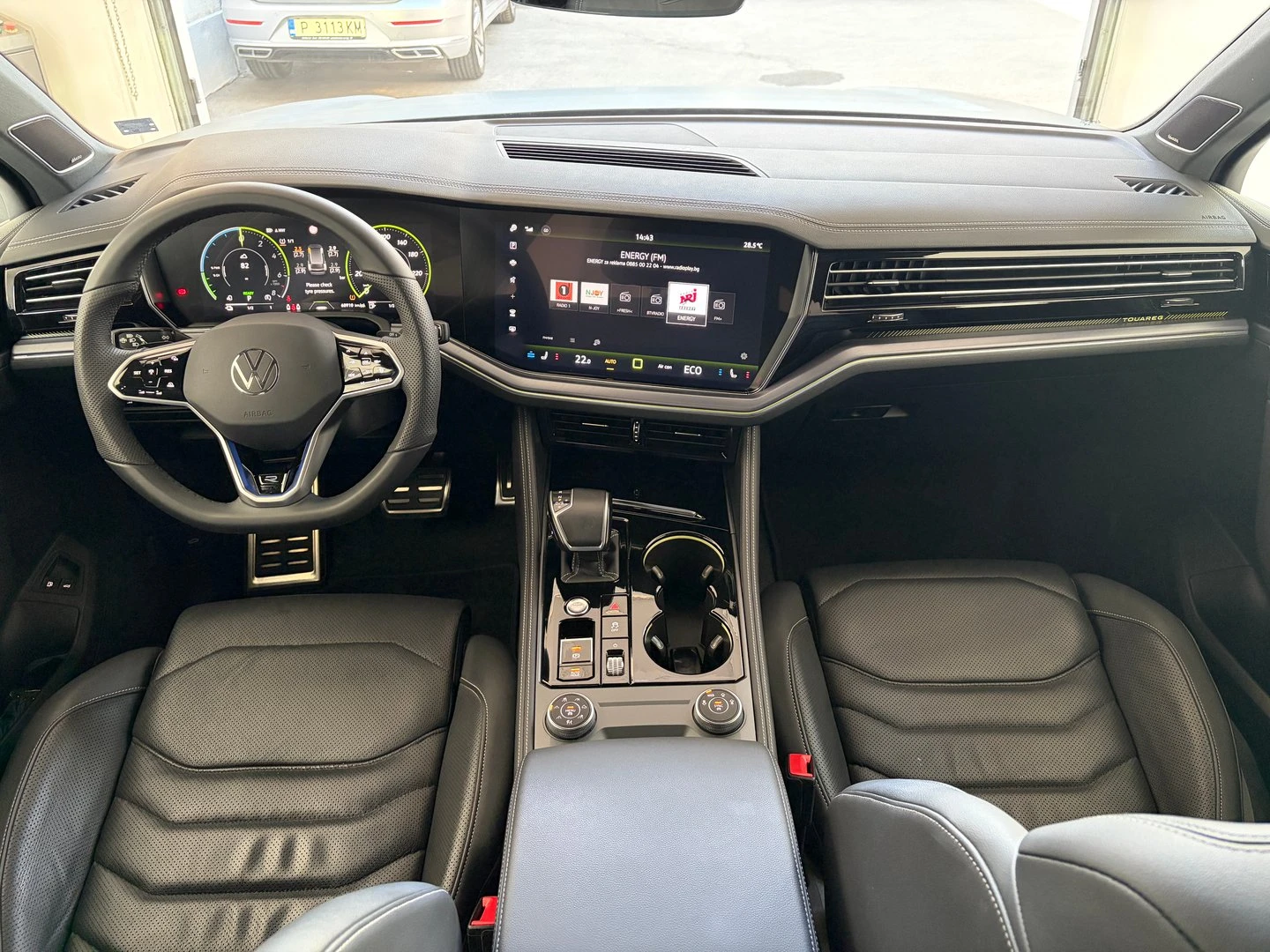 VW Touareg, снимка 4 - Автомобили и джипове - 56421842