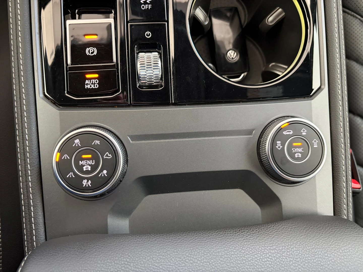 VW Touareg, снимка 16 - Автомобили и джипове - 56421842