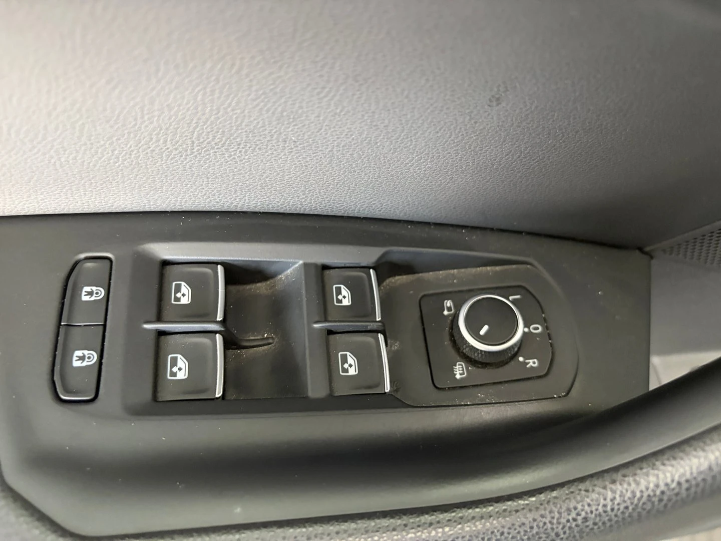 VW Touareg, снимка 14 - Автомобили и джипове - 56421842