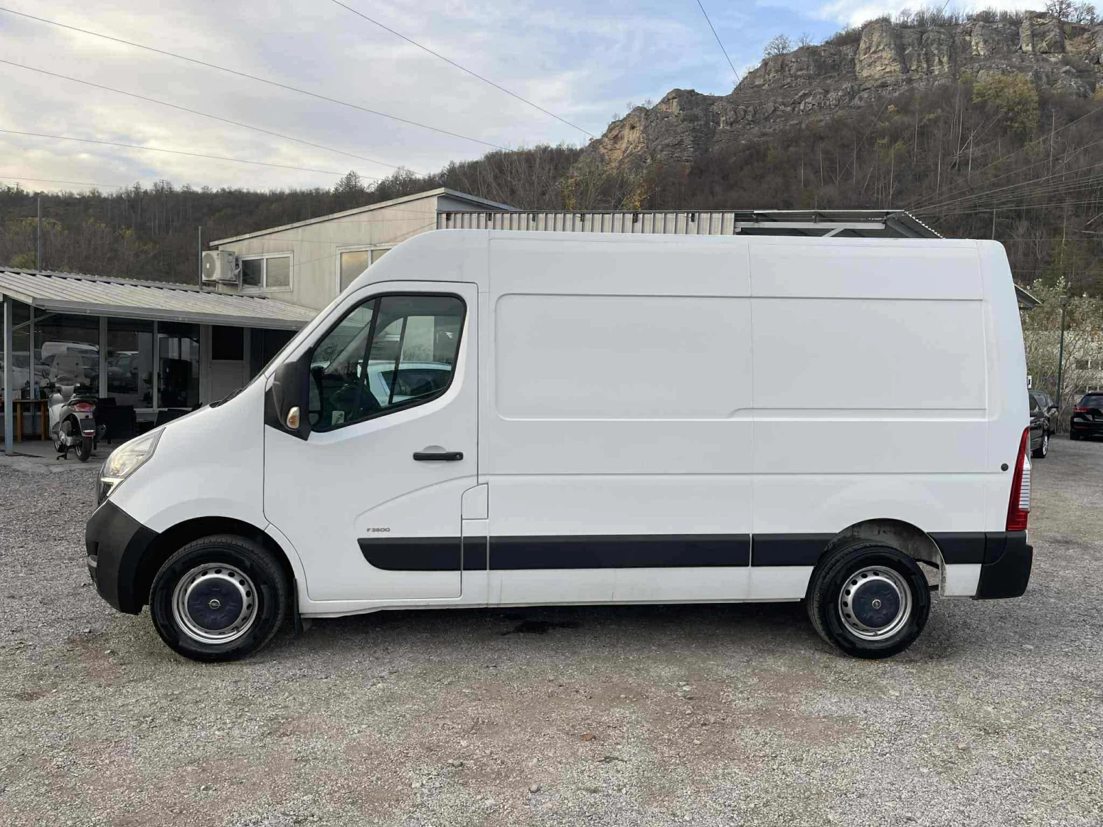 Opel Movano 2.3MJT-LED-NAVI-CARPLAY - изображение 3
