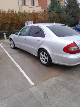 Mercedes-Benz E 220, снимка 12