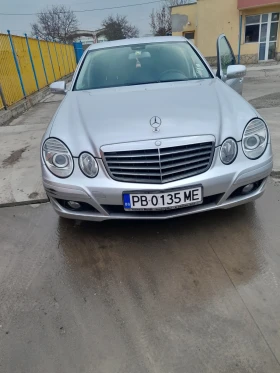 Mercedes-Benz E 220, снимка 15