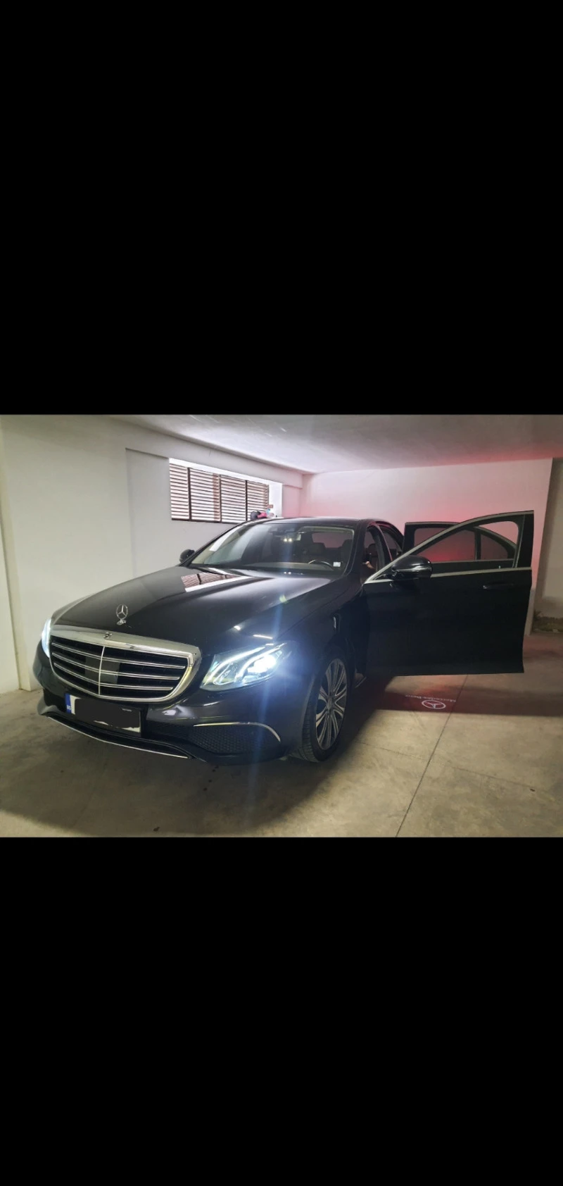 Mercedes-Benz E 220, снимка 1 - Автомобили и джипове - 47556412