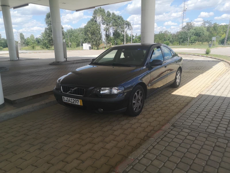 Volvo S60 2.4, снимка 1 - Автомобили и джипове - 49500219