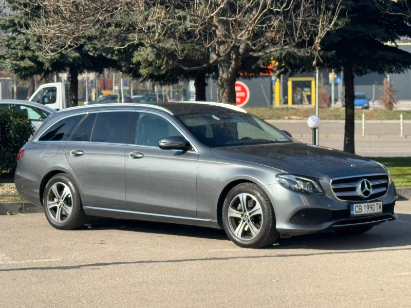 Mercedes-Benz E 220 4 MATIC/ПОДГРЕВ/КАРБОН/КАМЕРА/КАСКО, снимка 2 - Автомобили и джипове - 48017316