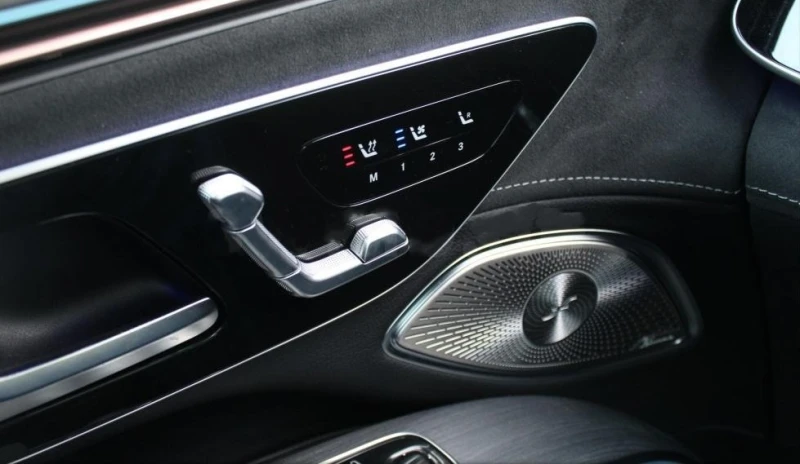 Mercedes-Benz EQS 450 SUV/AMG/4-MATIC/HYPERSCREEN/BURM/PANO/HEAD UP/, снимка 6 - Автомобили и джипове - 51532478
