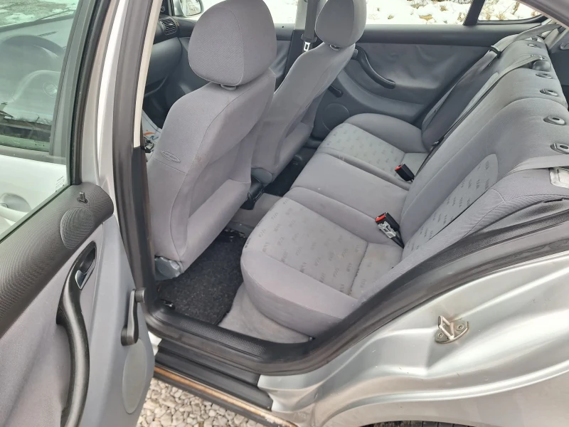 Seat Leon 1.9TDI 90ks, снимка 9 - Автомобили и джипове - 52950543