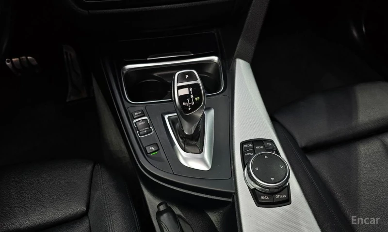 BMW 320, снимка 9 - Автомобили и джипове - 53220503