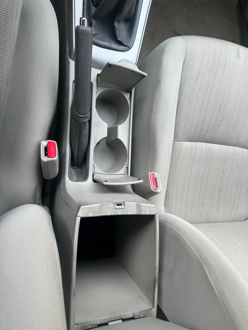 Toyota Corolla Toyota Corolla 1.6 VVT-i, снимка 11 - Автомобили и джипове - 53564842