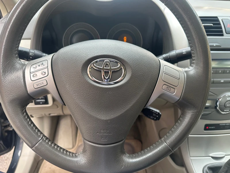 Toyota Corolla Toyota Corolla 1.6 VVT-i, снимка 12 - Автомобили и джипове - 53564842