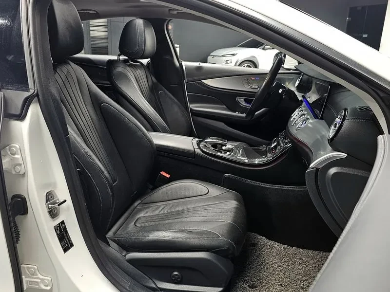 Mercedes-Benz CLS 400, снимка 10 - Автомобили и джипове - 54288636