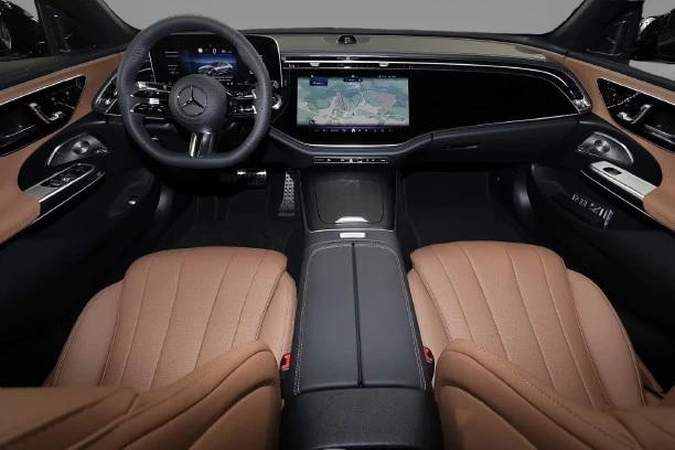 Mercedes-Benz E 450 4Matic = AMG Line = Advanced Plus Гаранция, снимка 5 - Автомобили и джипове - 54710077